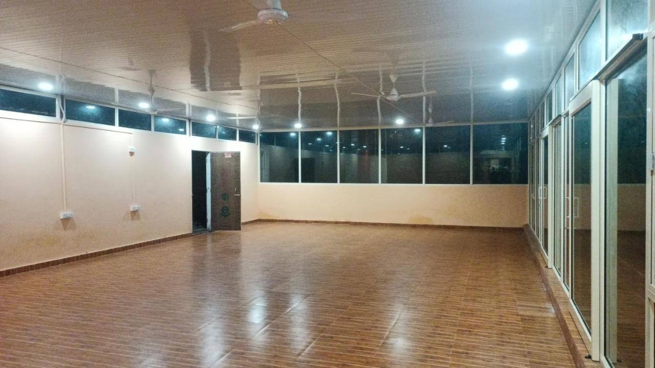 Abhayam Ashram 호텔 Rishīkesh 외부 사진